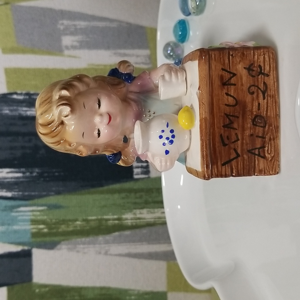 Vintage Josef Originals Figurine Happiness Is Lemun Aid Cute Girl Porcelain